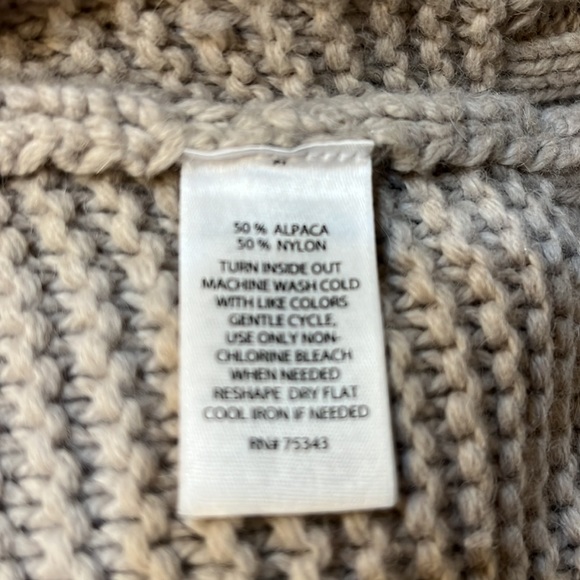 Tahari Tan sweater, size M, NWOT, never worn. - Picture 8 of 8